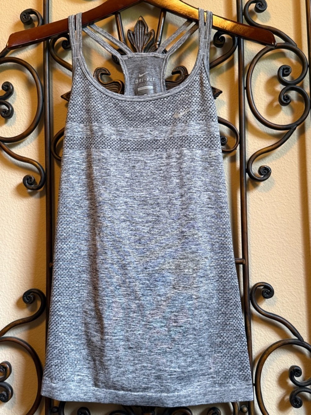 EUC Nike Dri-Fit Run Fast Live Fearless Tank Size XS - Picture 4 of 10